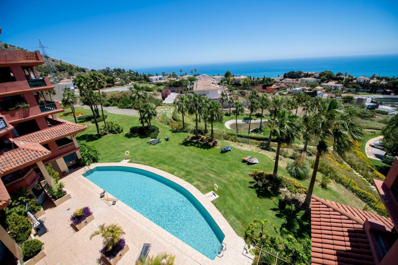 Apartment Luxury Altos Del Higueron Sea View